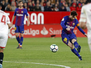 ސެވިއްޔާ ކޮޅަށް މެސީ ލަނޑު ޖަހަނީ