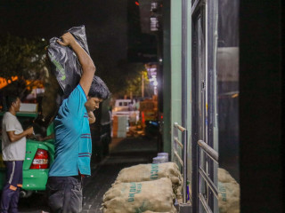 Government controls dock service charges at threat of inflated pricing