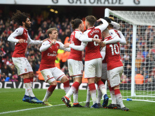 އާސެނަލް އަދި ސްޓޯކް ކުޅުނު މެޗުގެ ތެރެއިން