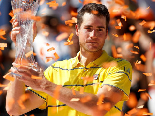 މި މުބާރާތުގެ ޗެމްޕިއަންކަން ހޯދި އިސްނާ