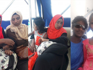 އުމުރުން 12 އަހަރުގެ އާއިމިނަތު ޔަސްރާ، އެނާގެ ބައްޕަ ބަސީރާއެކު