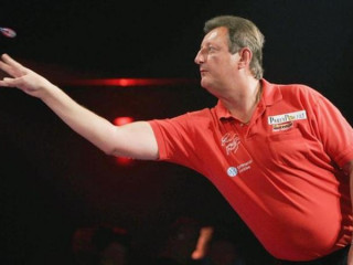 ދުނިޔޭގެ ޑާޓްސް ޗެމްޕިއަންކަން ފަސް ފަހަރު ހޯދާފައިވާ އެރިކް ބްރިސްޓޯ މަރުވެއްޖެ