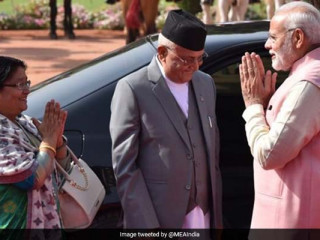 ނޭޕާލްގެ ބޮޑުވަޒީރަށް މޯދީ މަރުހަބާ ދަންނަވަނީ