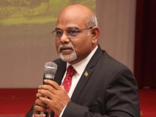 ޢަލީ އާދަމް