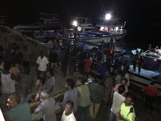 MIFCO provided Thinadhoo’s fishing crews with ice after Sunday night’s protest