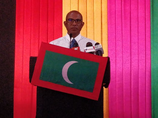 ޖުމްހޫރީ ޕާޓީގެ ސެކްރެޓަރީ ޖެނެރަލް އަހްމަދު ސަމީރު ނޫސްވެރިންނަށް މައުލޫމާތު ދެއްވަނީ