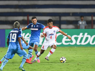 ބެންގަލޫރު އަދި ނިއު ކުޅުނު މެޗުގެ ތެރެއިން