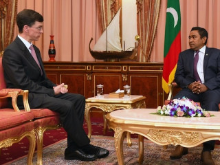 ޝަރުއީ މައްސަލަތަކަށް ސިޔާސީ މީހުން ނުފޫޒުފޯރުވައިގެން ނުވާނެ: ޖޭމްސް ޑޯރިސް