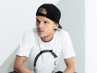 އަވީޗީގެ ނަމުން މަޝްހޫރުވެފައިވާ މަޤުބޫލު، ޒުވާން އީޑީއެމް ޑީޖޭ އަދި މިއުޒިކް ޕްރޮޑިއުސަރ ޓިމް ބަރގްލިންގް