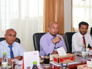 އިލެކްޝަންސް ކޮމިޝަނުން ބޭއްވި ނޫސްވެރިންގެ ބައްދަލުވުމެއްގެ ތެރެއިން