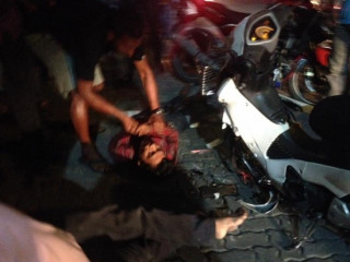 The motorcycles collided while riding on Boduthakurufaanu Magu, the road encompassing the outskirts of the capital city, in front of the President’s Office