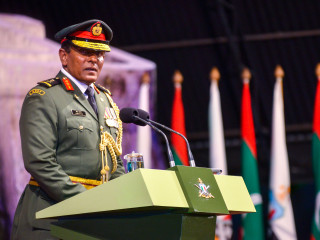 އެމްއެންޑީއެފްގެ ކުރީގެ ޗީފް އޮފް ޑިފެންސް ފޯސް މޭޖަރ ޖެނެރަލް އަހްމަދު ޝިޔާމް: ޝިޔާމުގެ މައްޗަށް ދައުވާ ކުރަން އެދި އޭސީސީން ފޮނުވީ ބުދަ ދުވަހު