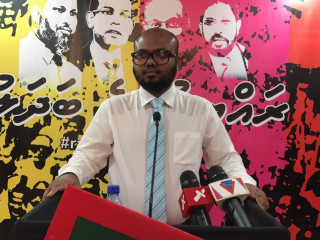 ގުޅިފައިވާ ސިޔާސީ ޕާޓީތަކުން ބޭއްވި ނޫސްވެރިންގެ ބައްދަލުވުމުގައި އަދާލަތު ޕާޓީގެ މީޑިއާ ކޮމެޓީގެ ރައީސް