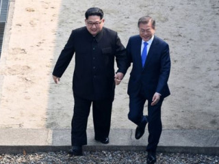 އުތުރު ކޮރެއާގެ ލީޑަރާއި ދެކުނު ކޮރެއާގެ ރައީސް އޭޕްރީލް ގައި ބޭއްވި ބައްދަލުވުމުގެ ތެރެއިން