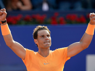 ބާސެލޯނާ އޯޕެން: ކްލޭ ކޯޓުގައި ޖެހިޖެހިގެން 42 ސެޓު ނަޑާލް ކާމިޔާބު ކޮށްފި