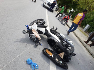 Accident on Link Road in Laamu Gan