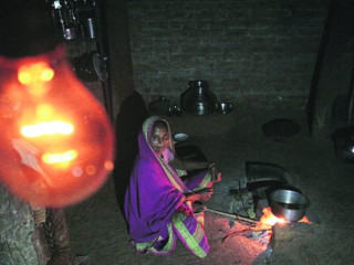 އިންޑިއާގެ އަވަށަކަށް ކަރަންޓް ދީފައި