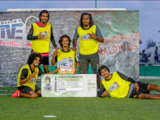 މިފަހަރުގެ މުބާރާތުގެ ޗެމްޕިއަންކަން ހޯދި ކްލަބް ޓީނޭޖް