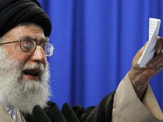 އެމެރިކާއިން މަސައްކަތް ކުރަނީ މުސްލިމުންނާ މުސްލިމުން ޖައްސާ، މެދު އިރުމަތީގައި އިތުރު ސަރަހައްދީ ކާރިސާއެއް އުފައްދަން: އިރާން