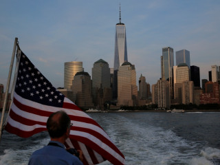 ޓުވިން ޓަވަރަށް ދިން ހަމަލާގައި ގެއްލުން ލިބުނު މީހުންނަށް ހަ ބިލިއަން ޑޮލަރު ދިނުމަށް އެމެރިކާގެ ކޯޓަކުން އީރާނުގެ މައްޗައް ހުކުމް ކޮއްފި