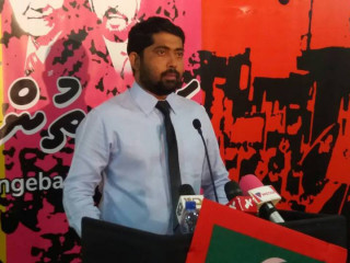 Member of Parliament Ali Shah speaking to the press at Kunooz
