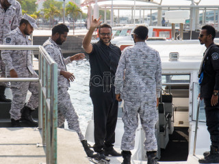 ކުރީގެ ނައިބްރައީސް އަހުމަދު އަދީބް އަބްދުލް ޢަފޫރު ކްރިމިނަލް ކޯޓުގެ މީގެ ކުރީގެ އަޑުއެހުމަކަށް ވަޑައިގެންނެވުމަށްފަހު އެނބުރި ވަޑައިގަންނަވަނީ