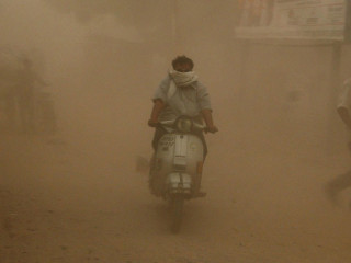 ހިރަފުހުގެ ތޫފާނާކާ ގުޅިގެން އިންޑިއާގައި 116 މީހުން މަރުވެ، 250 މީހަކު ޒަހަމްވެއްޖެ