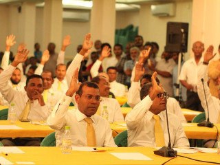 ބަރުލަމާނީ ބަހުސް: ރައީސް ނަޝީދުގެ ވިސްނުންފުޅާއި ދެކޮޅަށް އެމްޑީޕީގެ ބައެއް މަޖިލީސް މެމްބަރުން، ނަތީޖާ ކިހިނެއްވާނެބާ؟