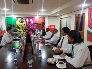 British High Commissioner James Dauris meeting with opposition members