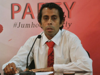 Ali Solih, the Jumhooree Party\'s spokesperson, speaking at a press conference