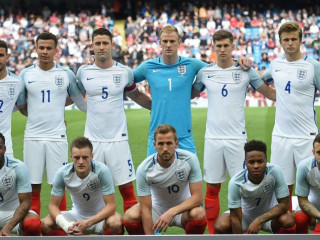 އިނގިރޭސި ގައުމީ ޓީމް ރަހުމަތްތެރިކަމުގެ މެޗެއްގެ ކުރިން