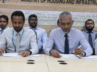 މާލޭގެ އިރުމަތީ ފަރާތުގައި ހަދާފައިވާ އާޓިފިޝަލް ބީޗް އަލުން ތަރައްގީކުރަނީ