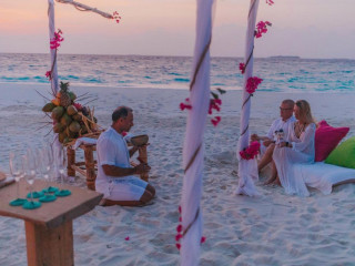 ޓީވީ ޝެފް ހެސްޓަން ބްލޫމެންތަލްގެ ކުއްލި ކައިވެނި ރާއްޖޭގައި!