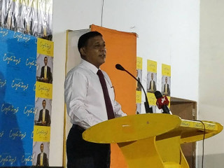 އަސްލަމް ތިނަދޫ ޖަލްސާގައި ވާހަކަ ދައްކަވަނީ