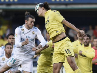 ވިޔަރެއާލް ކޮޅަށް ބޭލް ލަނޑު ޖަހަނީ