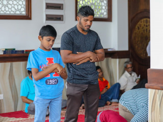 ކޭތަ ނަމާދު ކުރާނެ ގޮތް