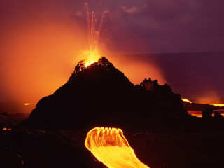 ކިލުއެއަ ފަރުބަދައިން ފޮނުވާލި ލާވާ މީހެއް ގައިގައި ޖެހި ސީރިއަސް އަނިޔާ ވެއްޖެ