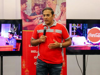 ފުރަތަމަ ފަހަރަށް ދިވެހި ބަހުން ކޮކާ ކޯލާގެ އިޝްތިހާރެއް ލޯންޗްކޮށްފި