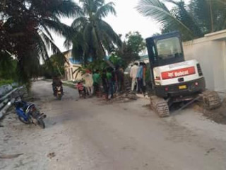 ފޮނަދޫ މަގު ހެދުމުގެ މަސައްކަތުގައި
