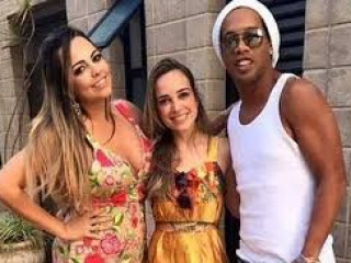 ރޮނާލްޑީނިއޯ އަދި އޭނާ އިންނަން އުޅޭ ދެ މީހުން