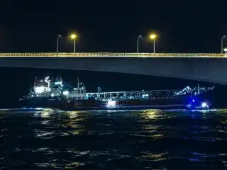 The two vessels that ran aground on the bridge pillars were under the custody of Maldives Customs Service. The City Council has called for an assessment of the damages caused to both the bridge and the reef, and has demanded an investigation to identify the parties responsible for the negligence.