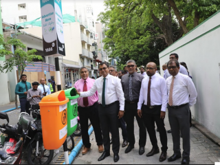 އަޖުމަ ބެލުމަށް މާލޭގެ މަގުތަކުގައި ޑަސްބިން ބަހައްޓަން ފަށައިފި