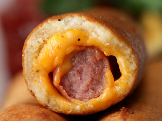 ފްރައިޑް ޗީޒް ސޮސެޖް ހޮޓްޑޯގް