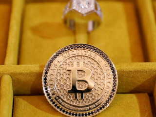 އިގިރޭސިވިލާތުގެ މިސްކިތަކުން ޒަކާތުގެ ގޮތުގައި ކްރިޕްޓޯ ކަރަންސީ ގަބޫލު ކުރަން ފަށައިފި