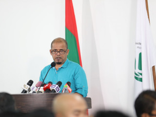 އިލެކްޝަންސް ކޮމިޝަންގެ ރައީސް އަހުމަދު ޝަރީފް
