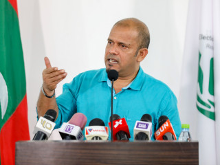 އިލެކްޝަންސް ކޮމިޝަނުގެ ރައީސް އަހުމަދު ޝަރީފް