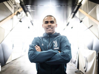 ޑަގްލަސް ކޮސްޓާ ޔުވެންޓަސްއަށް ގެންގޮސްފި