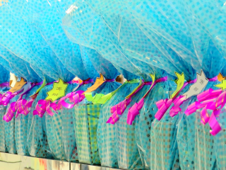 ޕޮއިސްގެ އީދު ޕްރޮމޯޝަން ޕެކް