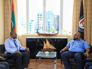 ނަވާޒާއި ޖުނައިދު މަޝްވަރާ ކުރައްވަނީ