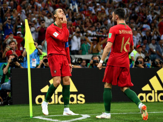 ސްޕެއިން ކޮޅަށް ފުރަތަމަ ލަނޑު ޖެހުމަށްފަހު ރޮނާލްޑޯ އުފާ ފާޅުކުރަނީ